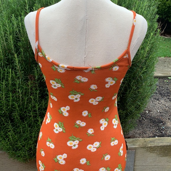 BOOHOO | Orange daisy print figure hugging maxi dress - Picture 5 of 10